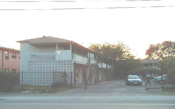 6004 Martin Luther King Jr Blvd in Sacramento, CA - Foto de edificio - Building Photo