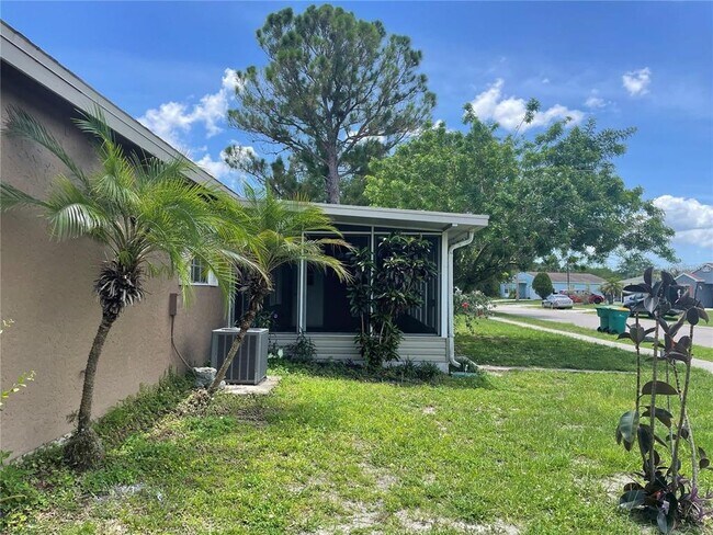 20013 Isobar Ave in Port Charlotte, FL - Building Photo - Building Photo