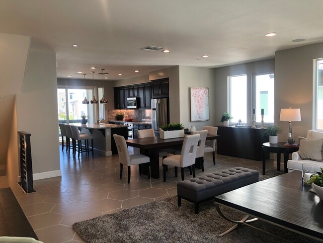 5708 Sterling St, Unit Top Floor Bedroom in Dublin, CA - Building Photo - Building Photo