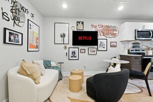 5025 San Jacinto St in Dallas, TX - Building Photo