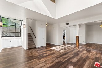 11601 Montana Ave in Los Angeles, CA - Building Photo - Building Photo
