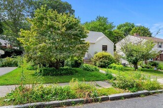 215 Renfrew St in Arlington, MA - Building Photo - Building Photo