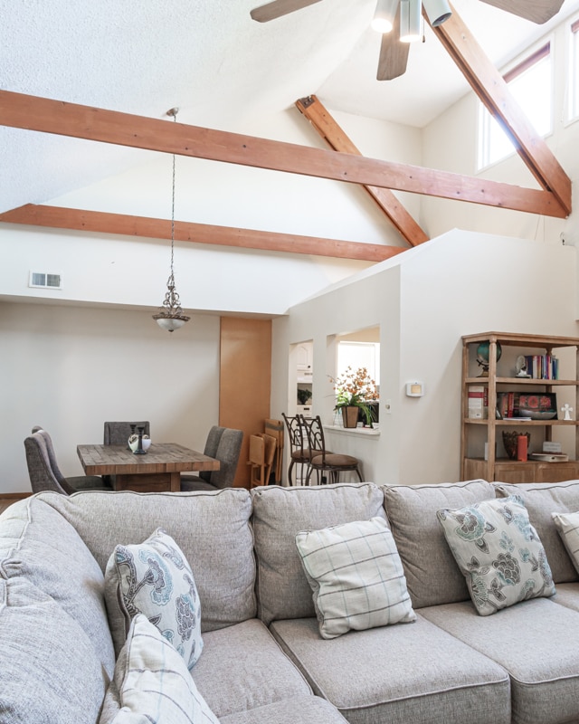 property at 10 Longstream Ct