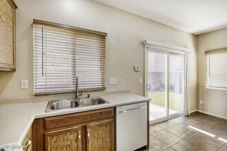 10230 Lupine Meadow Dr in Las Vegas, NV - Building Photo - Building Photo