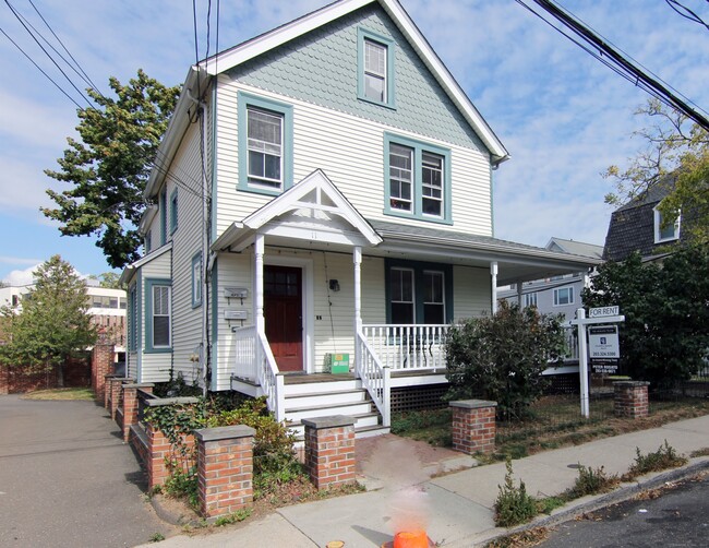 property at 11 Dolsen Pl