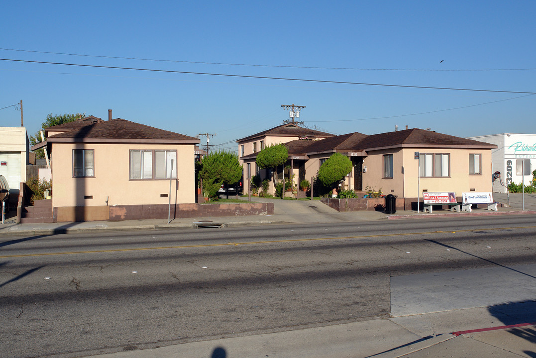 13215-13221 Inglewood Ave in Hawthorne, CA - Building Photo