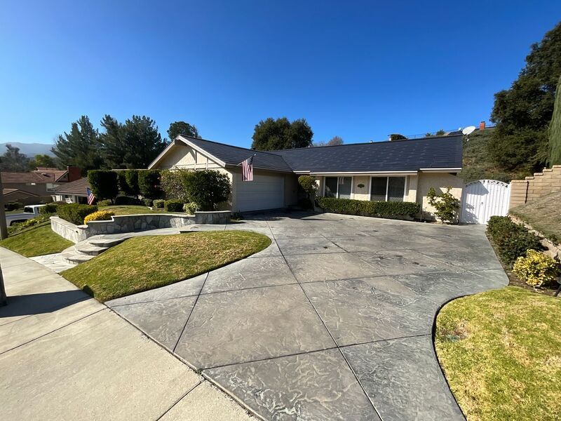 25365 Cariz Dr in Santa Clarita, CA - Building Photo