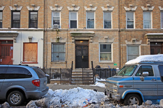 240 Irving Ave in Brooklyn, NY - Building Photo - Building Photo