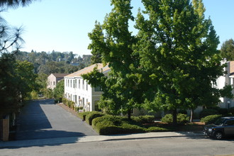 Stonecrest in Auburn, CA - Building Photo - Building Photo