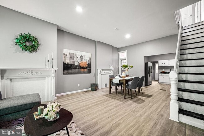 property at 2427 N Hollywood St