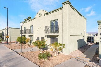7090 Burcot Ave in Las Vegas, NV - Building Photo - Building Photo