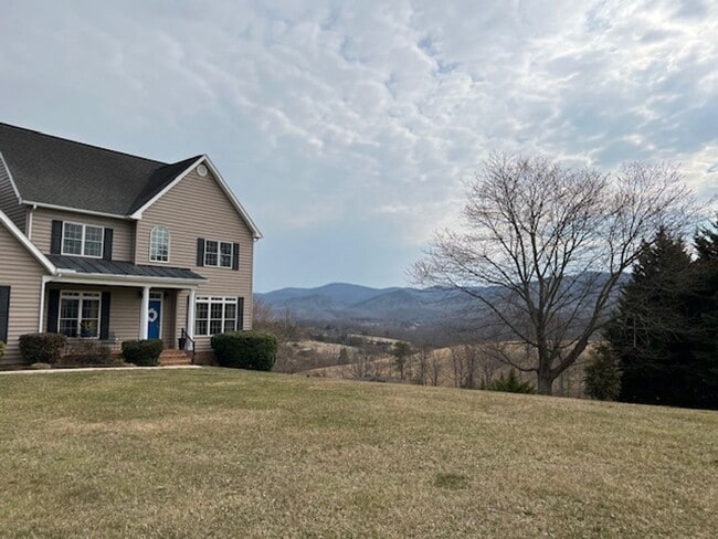 90 Meadow Heights Ln in Lexington, VA - Building Photo - Building Photo