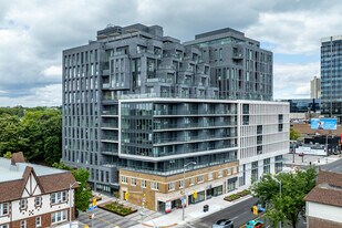 The Davisville in Toronto, ON - Building Photo