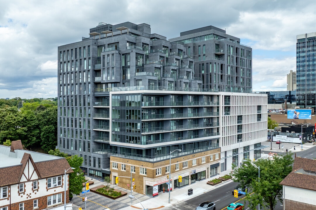 The Davisville in Toronto, ON - Building Photo