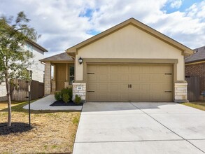 325 Serpens St in Andice, TX - Building Photo - Building Photo