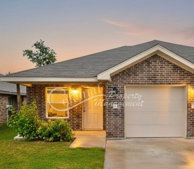 property at 1018 B Zora Dr