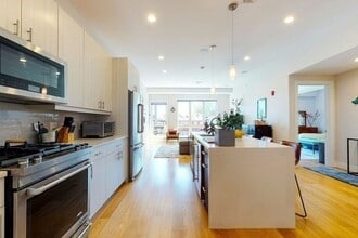 488 Dorchester Ave, Unit 4H in Boston, MA - Building Photo - Building Photo
