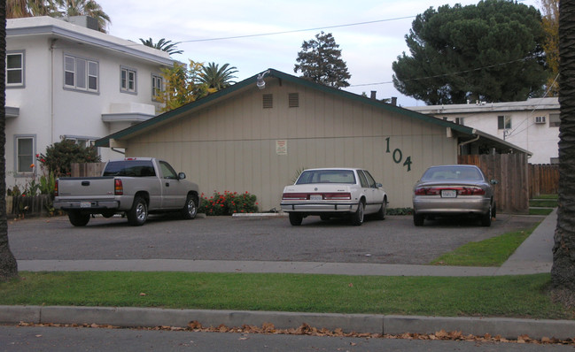 104 S Washington St in Lodi, CA - Building Photo - Building Photo