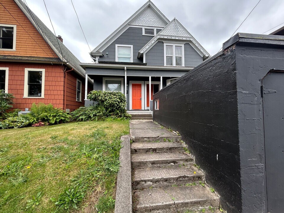 3138 SE Belmont St in Portland, OR - Building Photo