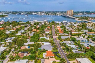 226 Bamboo Rd in West Palm Beach, FL - Foto de edificio - Building Photo
