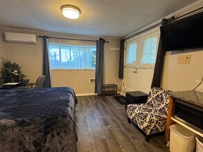 3354 NW Crest Dr in Corvallis, OR - Foto de edificio - Building Photo