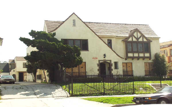 128-128 1/2 S Catalina St in Los Angeles, CA - Building Photo - Building Photo