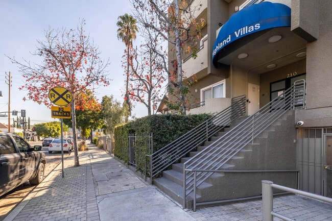 Highland Villas Apartments