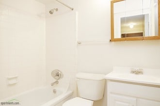 Williamsburg of Lebanon Apartments in Lebanon, OH - Building Photo - Interior Photo