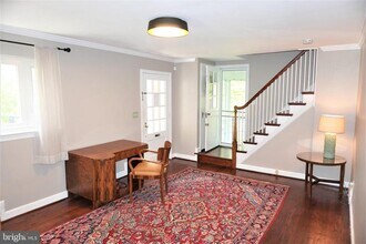 215 Crestmoor Cir in Silver Spring, MD - Building Photo - Building Photo