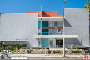 4807 Woodley Ave in Los Angeles, CA - Building Photo
