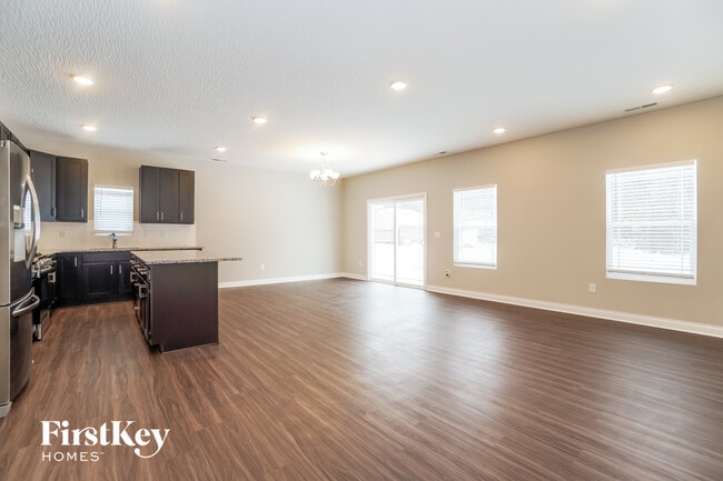 1179 Dornoch Dr in Lancaster, OH - Foto de edificio - Building Photo