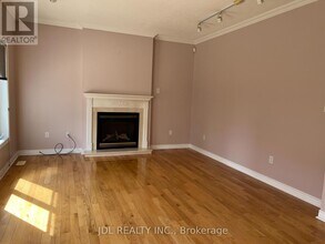 105 Elmrill Rd in Markham, ON - Building Photo - Building Photo