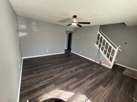 11600 E 24th St S in Independence, MO - Building Photo