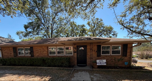 3108 Martha St