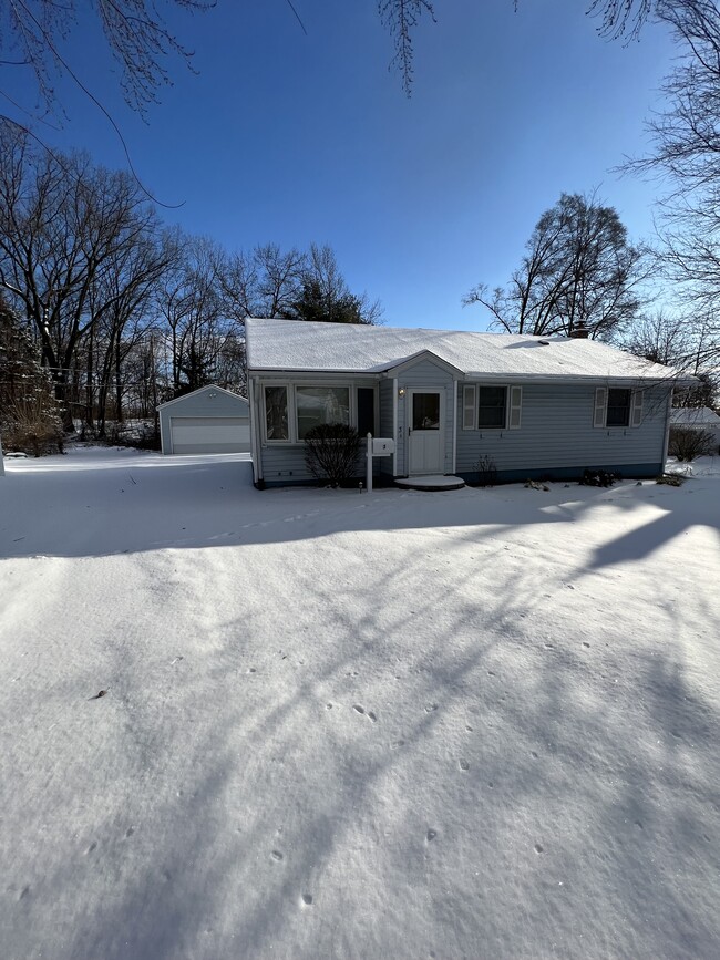 3 Bridle Path in Colonie, NY - Building Photo - Building Photo