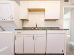 1413 NW 3rd Ave, Unit 1-2 in Fort Lauderdale, FL - Foto de edificio - Building Photo