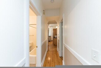 907 W Addison St in Chicago, IL - Building Photo - Building Photo