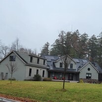 19 Metacomet Lake Dr in Sandown, NH - Building Photo