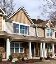 204 Harbor Haven Dr in Apex, NC - Building Photo