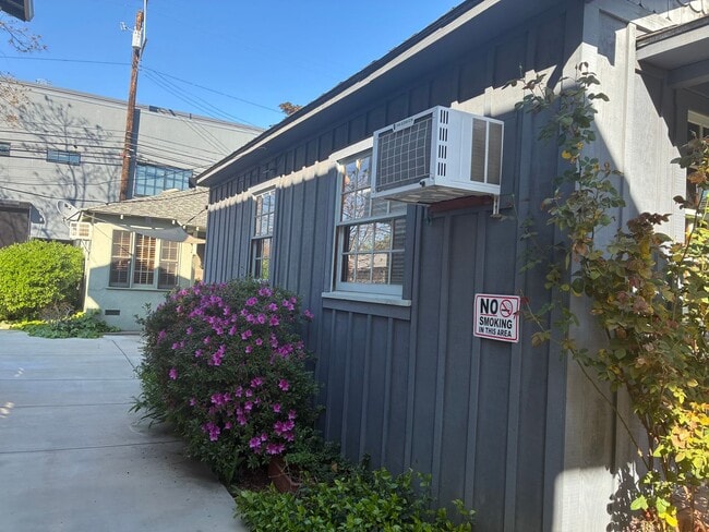 2321 S St in Sacramento, CA - Building Photo - Building Photo