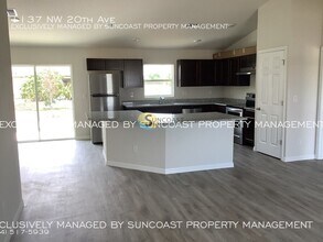 1137 NW 20th Ave in Cape Coral, FL - Building Photo - Building Photo