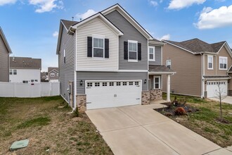 1020 Baltusrol Ln in Lebanon, TN - Foto de edificio - Building Photo