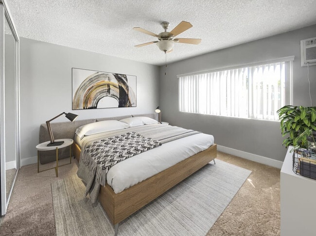 Summit La Crescenta in La Crescenta, CA - Building Photo - Building Photo