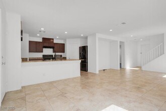1126 E Dorrell Ln in North Las Vegas, NV - Building Photo - Building Photo
