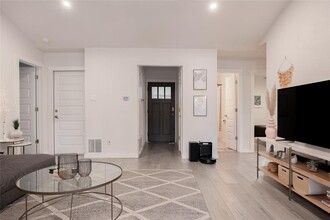 4601 Candletree Ln in Austin, TX - Building Photo - Building Photo