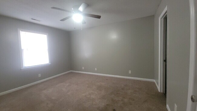 4426 Bonnell Dr NW in Huntsville, AL - Building Photo - Building Photo