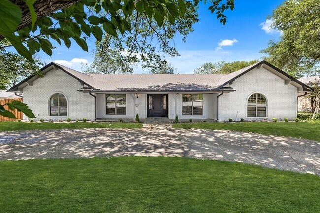 14909 Hillcrest Rd