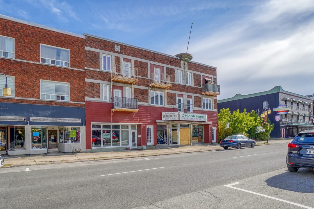 339-347 De Grand-Mère Av in Shawinigan, QC - Building Photo