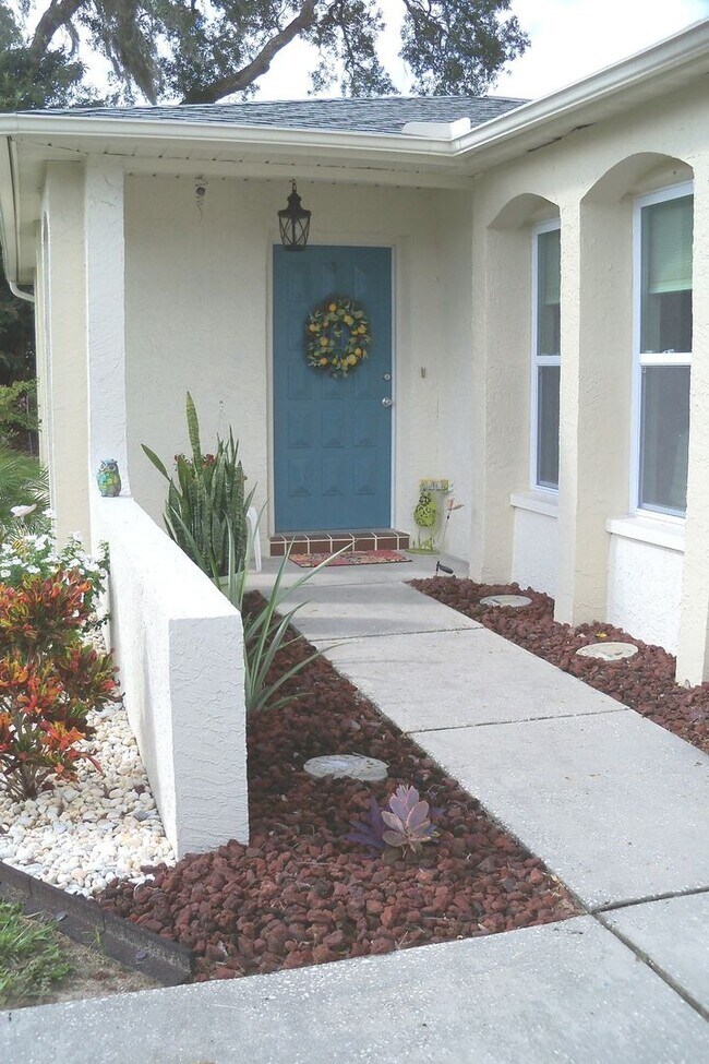 2365 Gallagher Ave in Spring Hill, FL - Building Photo - Building Photo
