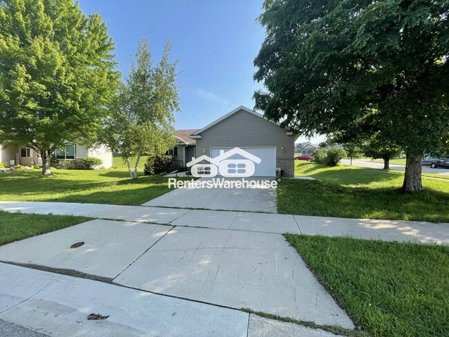 5047 Florence Dr NW in Rochester, MN - Building Photo - Building Photo